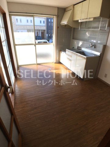 【居間・リビング】 | アーバン東蔵前 | こちらのリビングで趣味の時間をお楽しみください