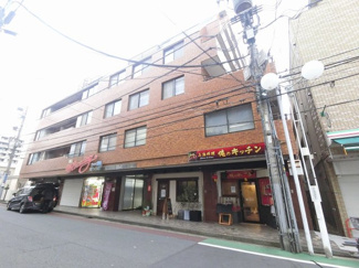 【外観】 | 横須賀線「保土ヶ谷」駅徒歩3分！スーパー・コンビニが徒歩1分圏内にございます。
収納力のあるWIC設置。