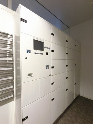 【その他共用部分】 | プレミスト横浜ポートサイド | 不在時にもお荷物が受け取れる宅配ボックスです。