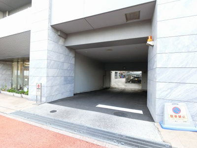 【駐車場】 | プレミスト横浜ポートサイド | 駐車場入り口