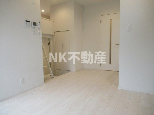【居間・リビング】 | ハーモニーテラス下小阪（河内小阪賃貸） | こちらの居間で趣味の時間をお楽しみください