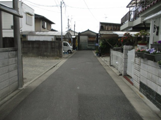 【前面道路含む現地写真】