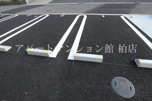 ArkForestの駐車場