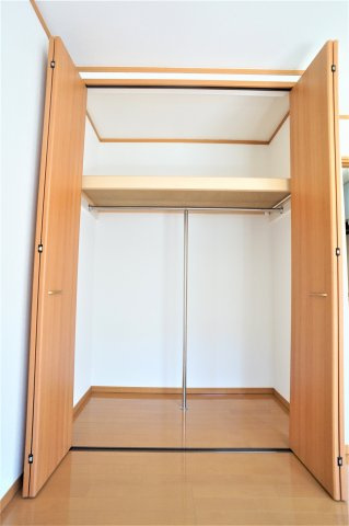 プチキャロットの収納|大きいクローゼットでたっぷり収納出来ますよ（２階のお部屋の写真です）
