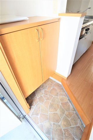 プチキャロットの玄関|シューズボックスもあり広く使えますよ（２階のお部屋の写真です）