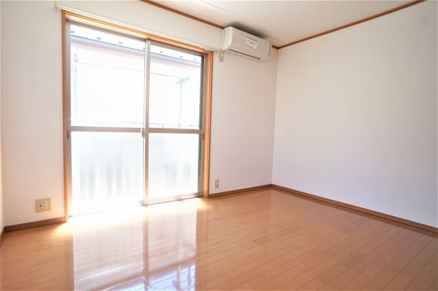 プチキャロットの洋室|広い洋室はお勧めですよ（２階のお部屋の写真です）