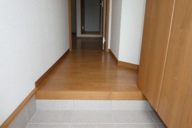 フォルム恵喜の玄関