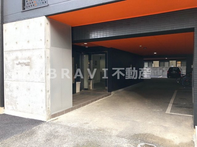 フォレステージ緑橋　BRAVI不動産のエントランス|【フォレステージ緑橋】毎日通るエントランスはこのようになっています