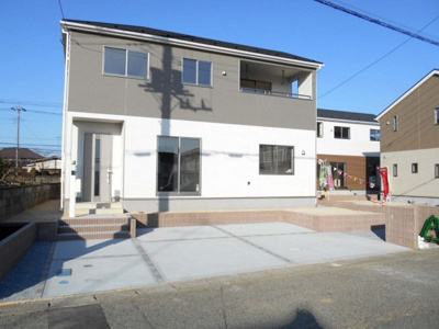 【外観】 | 新築　加須市　花崎2丁目　全4棟　3号棟　 | 外はこのようになっています。・花崎駅徒歩10分・駐車場3台・南向き庭付き・4LDKとｲﾝﾅｰバルコニー・花崎北小・加須東中・新型コロナの影響につきお電話下さい。懇切丁寧。