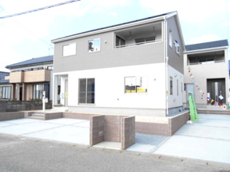 【外観】 | 外はこのようになっています。・花崎駅徒歩10分・駐車場3台・南向き庭付き・4LDKとｲﾝﾅｰバルコニー・花崎北小・加須東中・新型コロナの影響につきお電話下さい。懇切丁寧。
