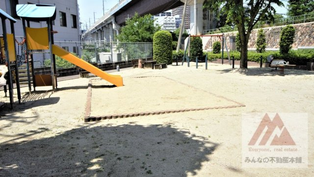 エバーライフネアシティ久留米弐番館のその他共用部分|敷地内に公園もあります。