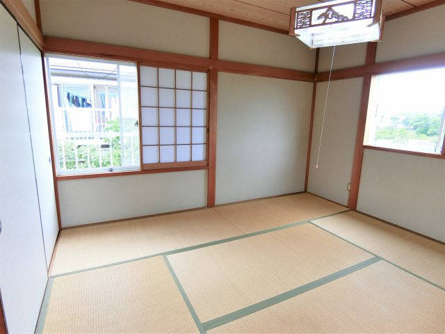 弓渡戸建ての和室