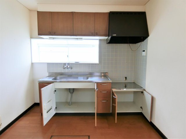 弓渡戸建てのキッチン