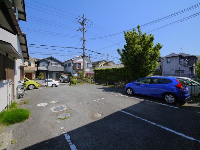 ハウスNYの駐車場|駐車場完備です