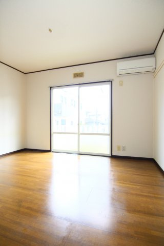日吉ハイツの洋室
