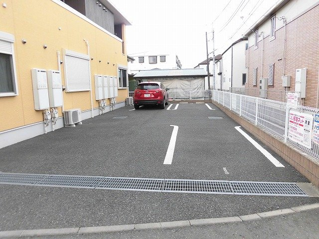 プランドールの駐車場