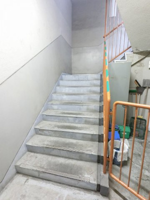 【その他共用部分】 | 東神奈川B共同ビル | 共用部分階段
