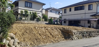 【前面道路含む現地写真】