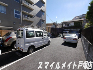 【駐車場】