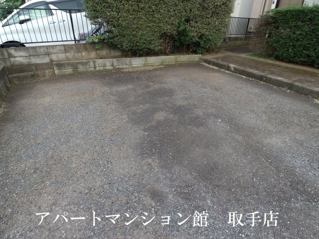 ヴェルデュールＡの駐車場