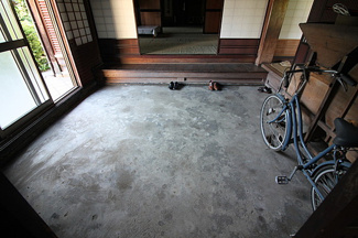 【玄関】 | 米原市野一色　中古戸建