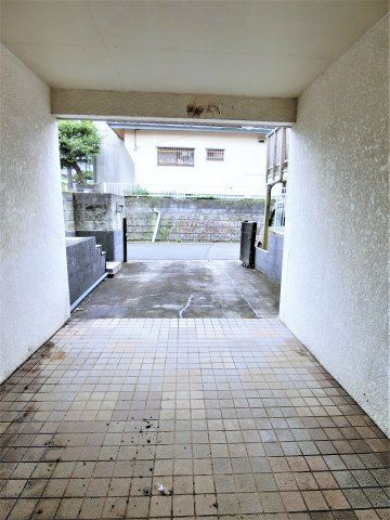 土気町1553邸の駐車場
