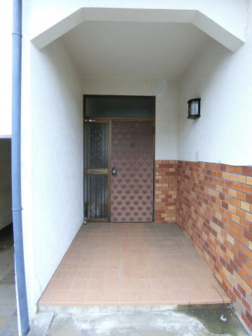 土気町1553邸の玄関