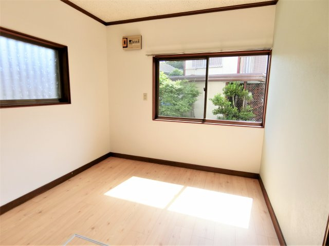 土気町1553邸の洋室