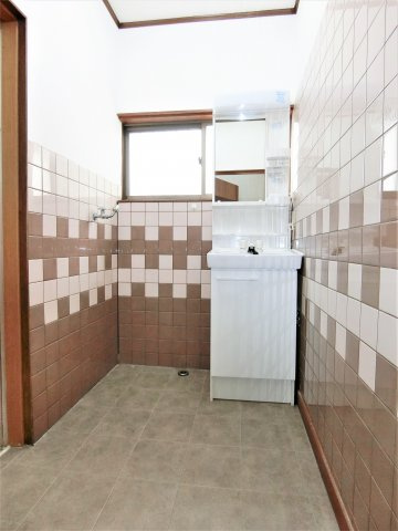 土気町1553邸の独立洗面台