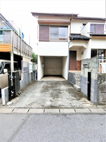 土気町1553邸の駐車場