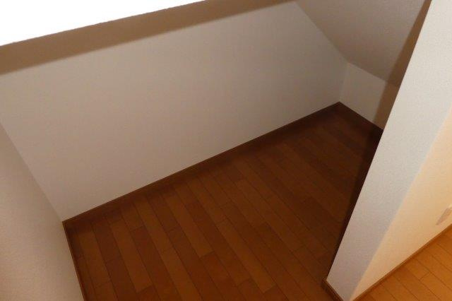 フォルム恵喜の内装|階段下収納
