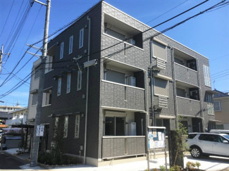 【外観】 | ペットOK♪ワンちゃん・猫ちゃんと一緒に暮らせる3階建てアパートです☆東急田園都市線「溝の口」駅にアクセス可能な最寄りバス停まで徒歩6分！