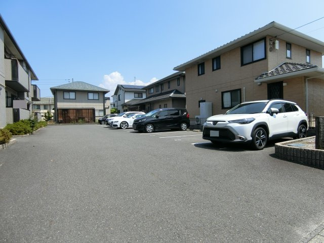 デュークコートの駐車場