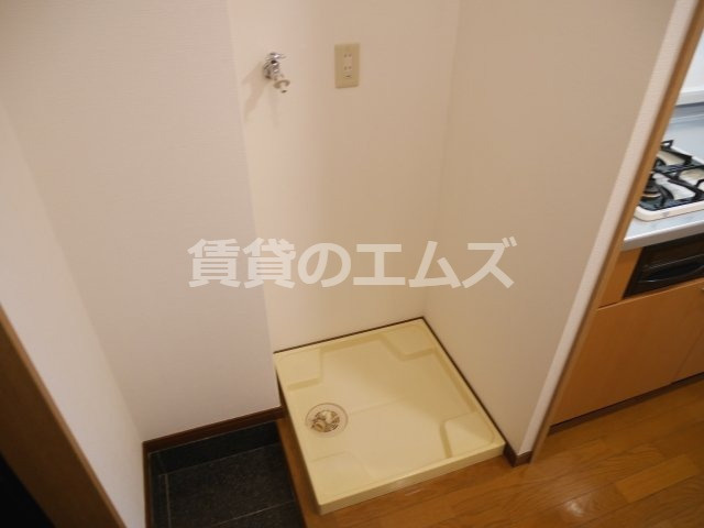 【設備】 | コーポ金鈴 | コーポ金鈴の室内洗濯機置き場
