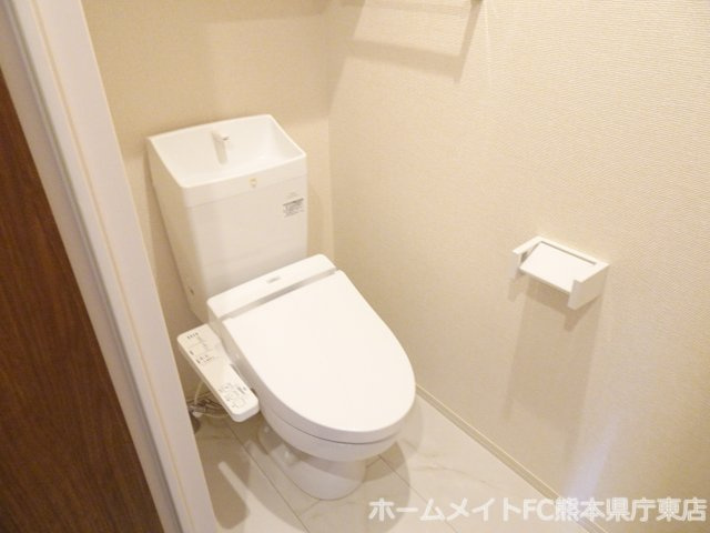 熊本市中央区九品寺３丁目のアパートのトイレ