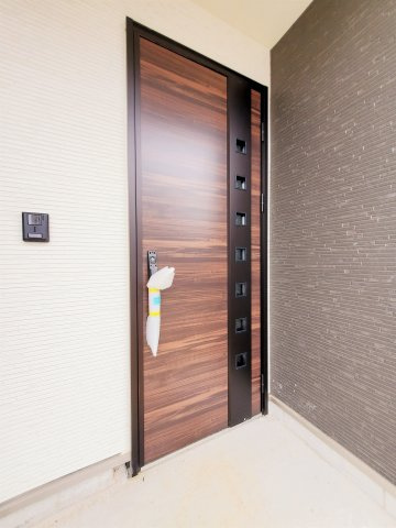 リーブルファイン中大流の玄関|別物件同種写真です。現況優先といたします。