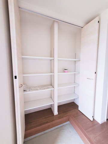 リーブルファイン中大流の収納|別物件同種写真です。現況優先といたします。