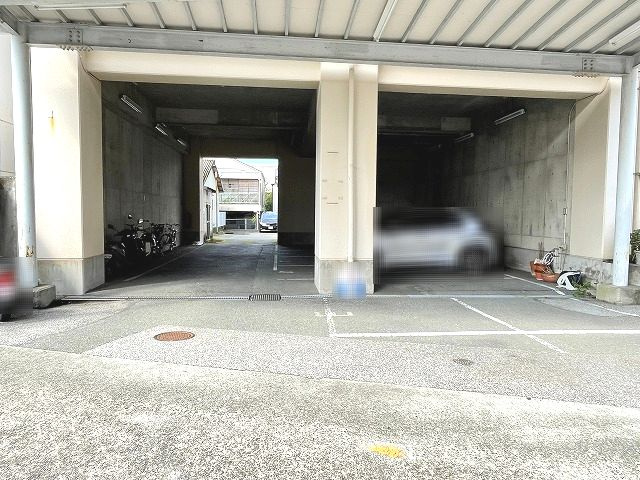 ハイム24の駐車場