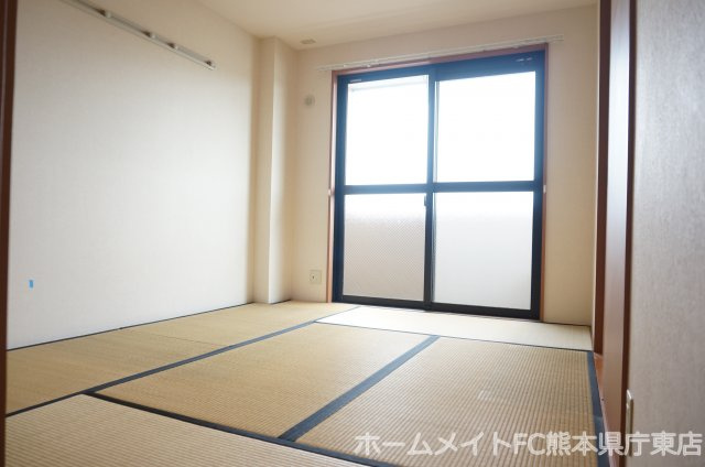 熊本市東区小山５丁目のアパートの和室