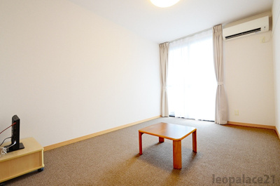 【居間・リビング】 | レオパレス梅北フィオーレ