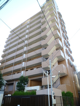 グランイーグル川崎駅前通（川崎区新川通）の外観|外観です　2SDK　JR京浜東北線「川崎」駅徒歩13分　家具付き　新規フルリノベーション物件　ペット飼育可能　駐車場専用使用権（無償）トランクルーム　平成8年2月築　