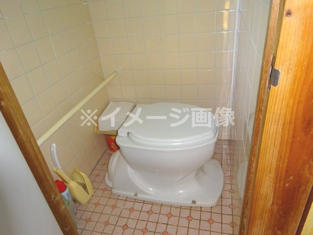 肥前町杉野浦売家のトイレ