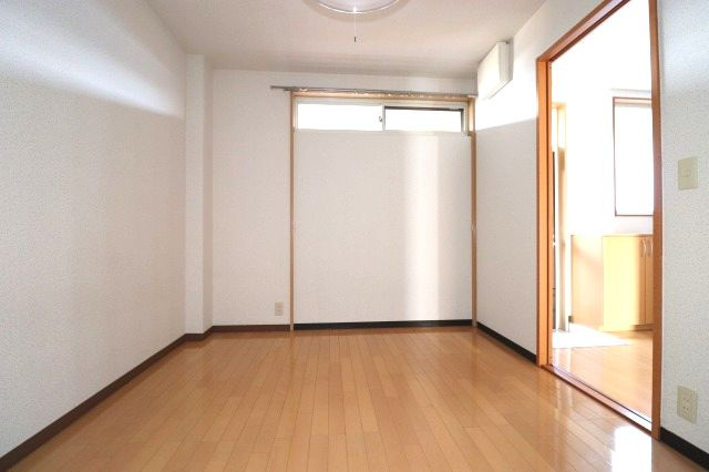 ドリームハウスの洋室|明るい洋室です