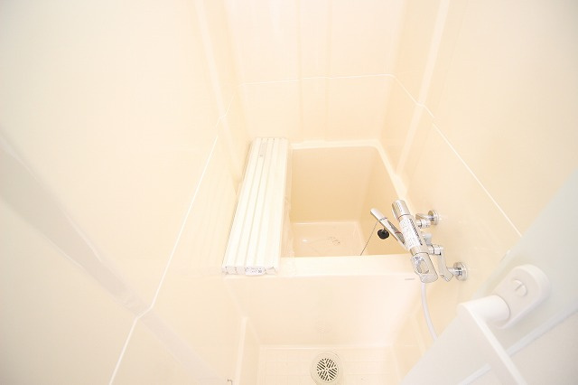 東雲荘の浴室|きれいなお風呂です