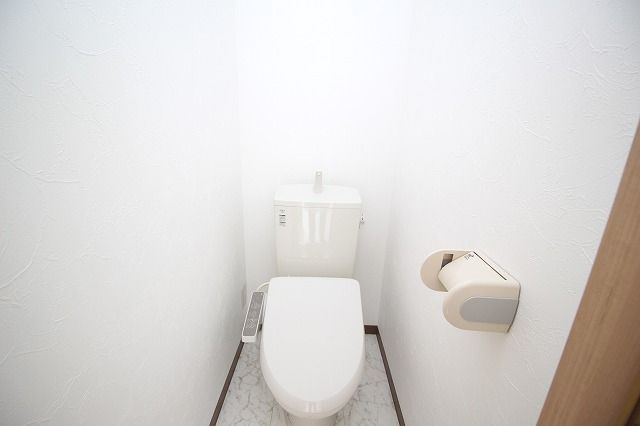 東雲荘のトイレ|ゆったりとした空間のトイレです