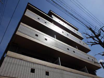 プレ二条の外観