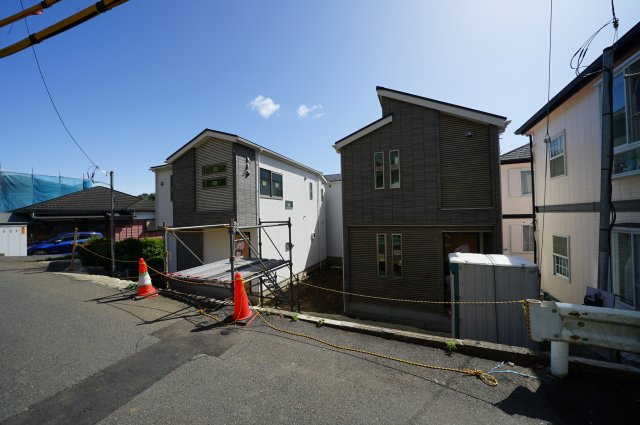 東戸塚駅バス5分の好立地、通勤・通学にも便利♪ＬＤＫ１６．１帖の４ＬＤＫ。保土ヶ谷区今井町　全３棟新築戸建ての外観