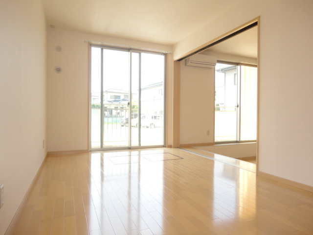 ルネス荒木五番館【キャッシュバック対象物件】の子供部屋