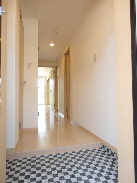 ルネス荒木五番館【キャッシュバック対象物件】の玄関