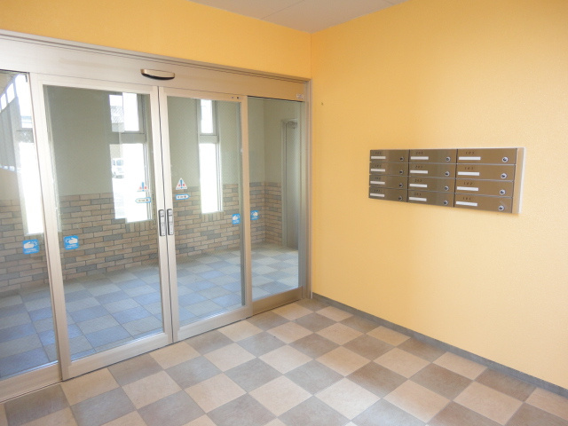 ルネス荒木五番館【キャッシュバック対象物件】のロビー